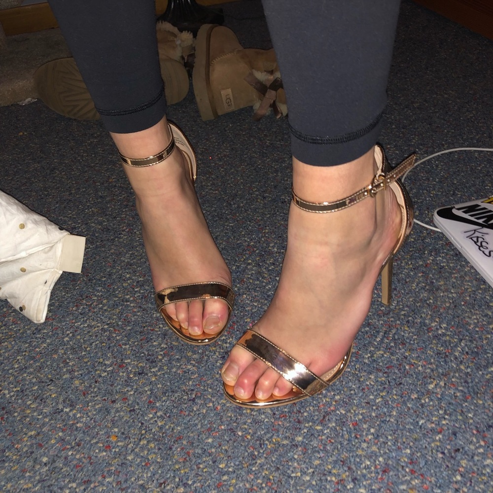 heels - Picture 6 of 8